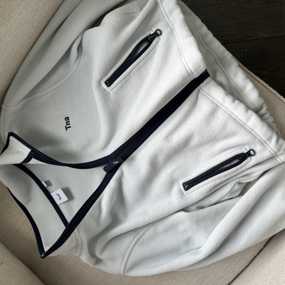 Aritzia TNA zip up sweater - Picture 4 of 6